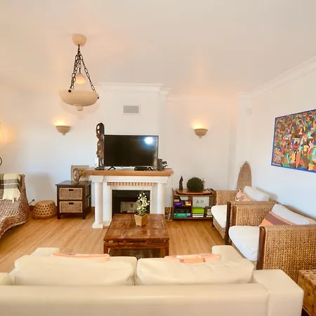 Ship - 4 Bedroom Duplex With Sea And Pool Views, 1km From The *