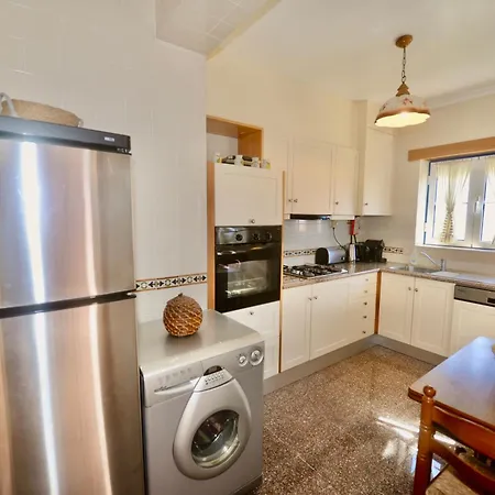 Ship - 4 Bedroom Duplex With Sea And Pool Views, 1km From The *